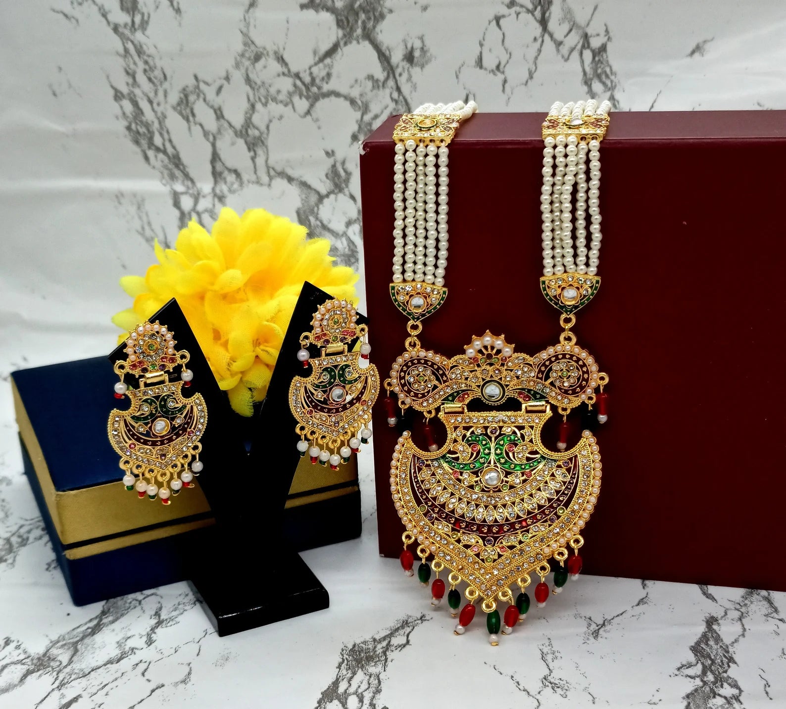 Traditional Festive Sets